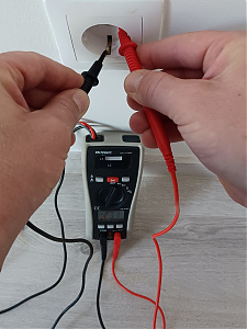 Mérés - Néha még egy teljesen új lakásban sem működik minden aljzat. Ilyenkor intenzív keresés kezdődik, hogy megtaláljam, hol szakadt el a vezeték.